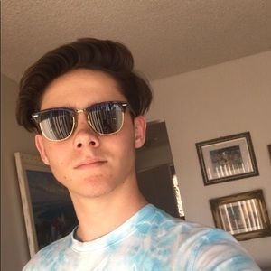 Meet your Posher, Ethan